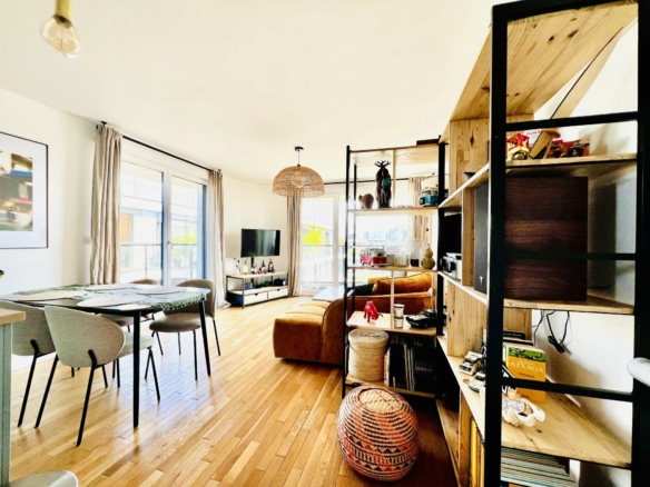 T3 Meublé 66,5 m2 7ème étage avec Balcon 24 m2 et Parking en sous-sol Colombes