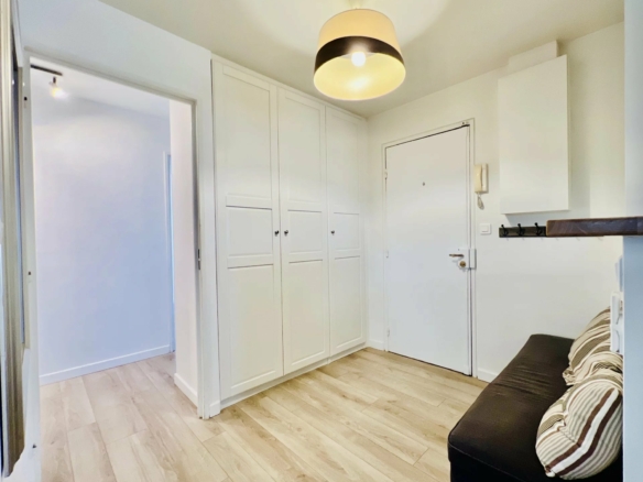 T4 98 m2 Meublé Nanterre Préfecture avec Balcon Parking et Cave