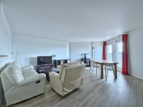 T4 98 m2 Meublé Nanterre Préfecture avec Balcon Parking et Cave