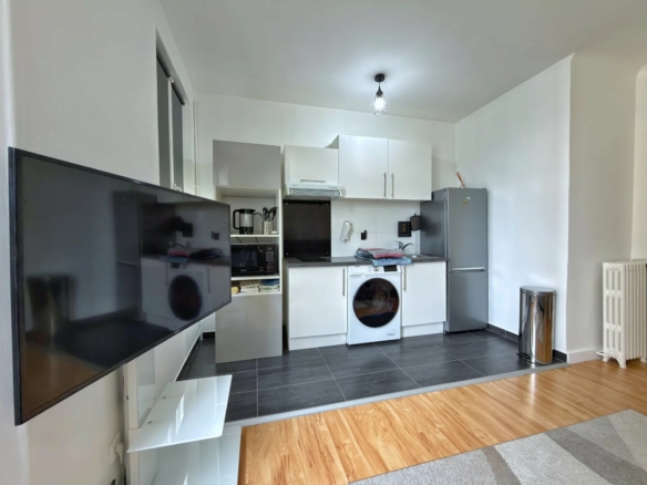 A LOUER – Studio meublé 22 m2 – Courbevoie Les Fauvelles