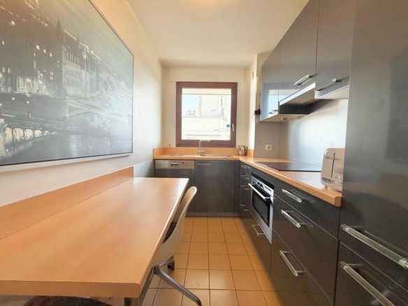 COURBEVOIE CENTRE – 2P 53m² – 8ème ÉTAGE – VUE SEINE & CALME – DPE C