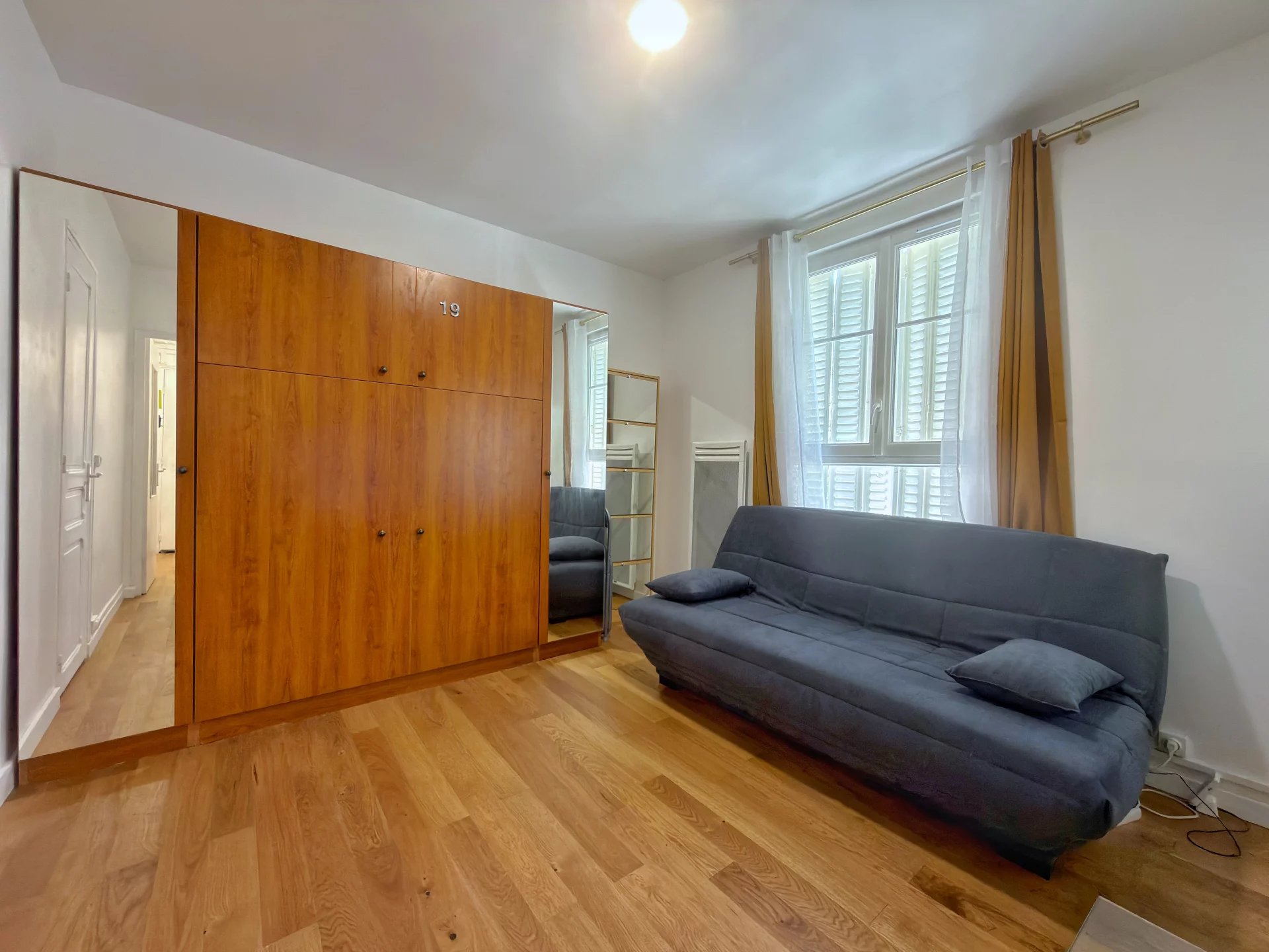 Studio meublé – 22 m² – Calme sur jardin 2ème étage Courbevoie