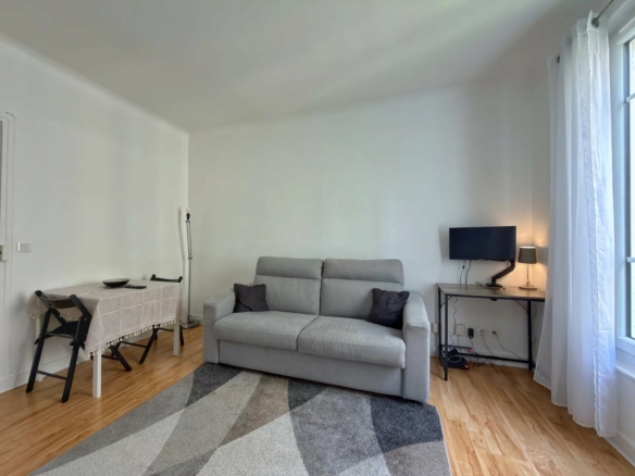 A LOUER – Studio meublé 22 m2 – Courbevoie Les Fauvelles