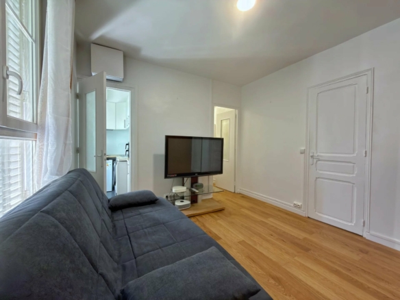 Studio meublé – 22 m² – Calme sur jardin 2ème étage Courbevoie