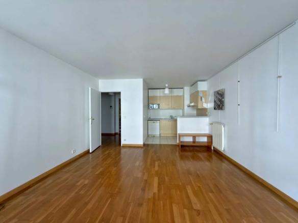 T2 non meublé – 47 m² avec Balcon et Parking Faubourg de l’Arche COURBEVOIE