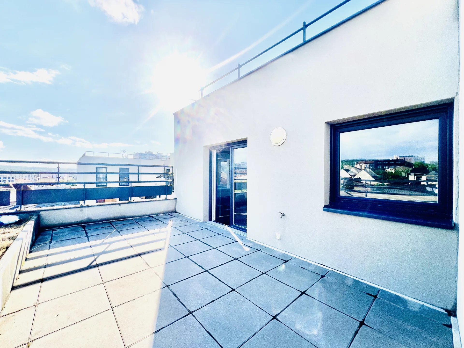 2 pièces meublé Nanterre 50,41 m2 5ème étage(Dernier Étage) avec Terrasse et Parking