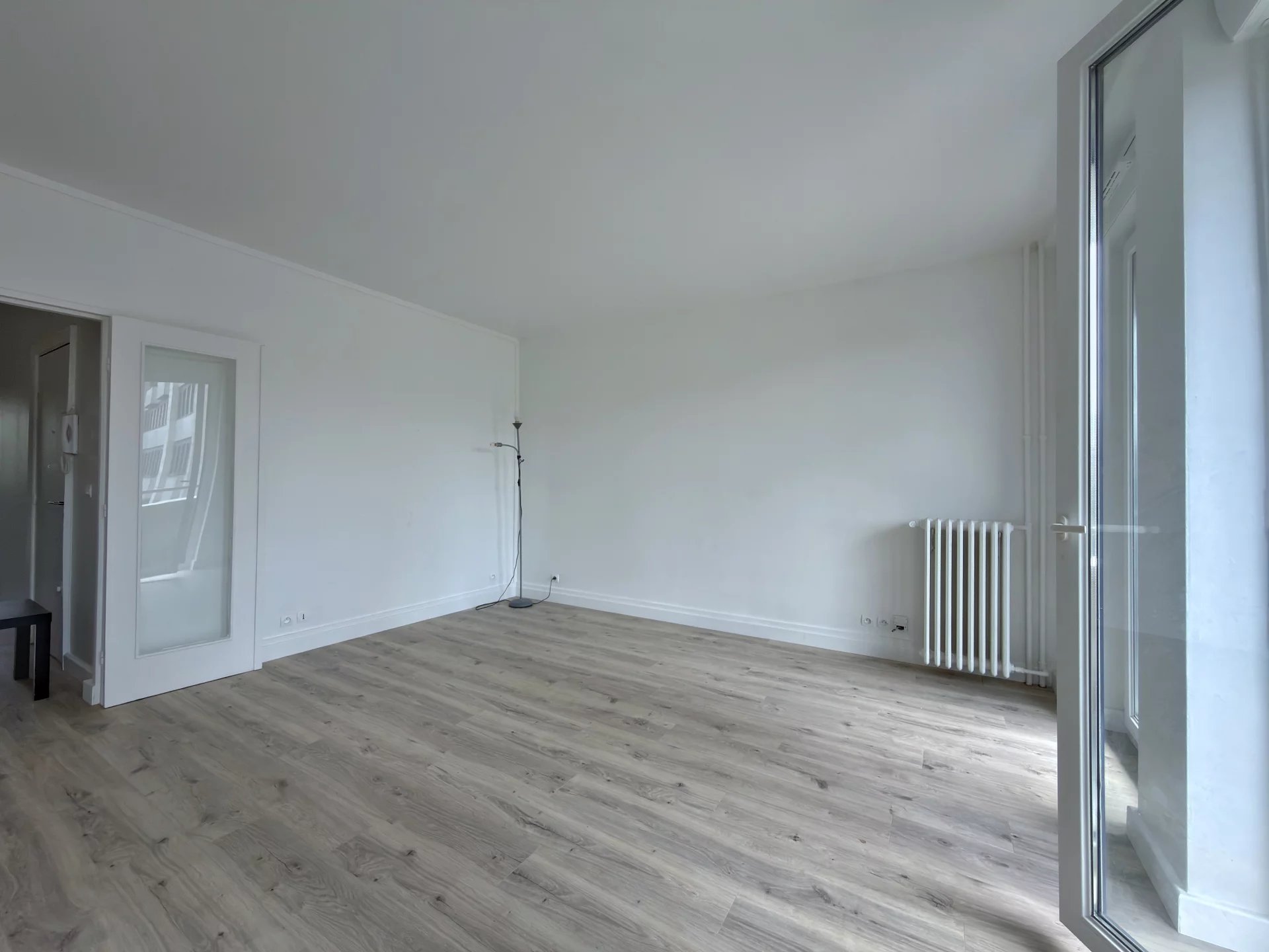 T3 67,3 m2 non meublé 2ème étage avec ascenseur parking et cave Courbevoie