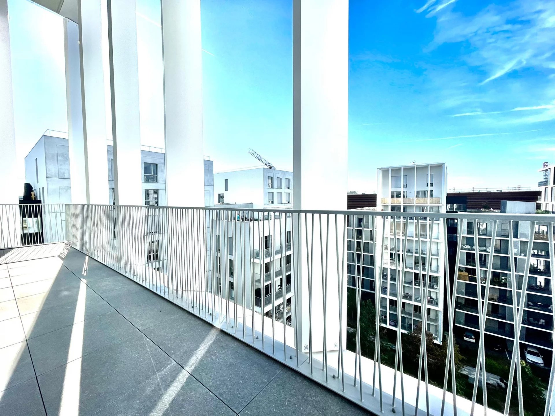 A VENDRE -DUPLEX PENTHOUSE neuf Bord de seine CLICHY LEVALLOIS